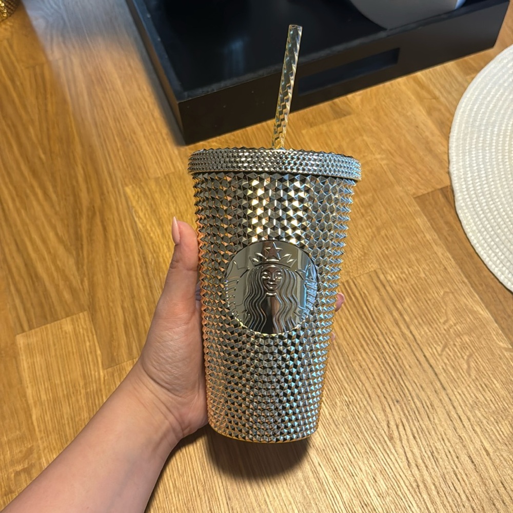 STARBUCKS HOLIDAY CUP